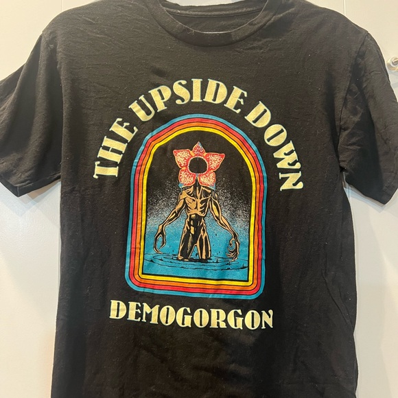 Stranger Things Demogorgon T-Shirt - Picture 1 of 6